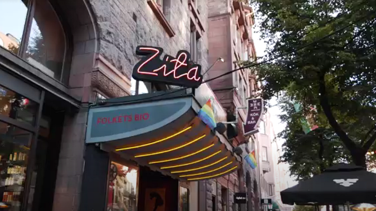 Ingången till Zita Folkets Bio på Birger Jarlsgatan i Stockholm