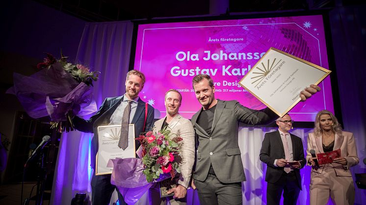 Vinnare av Årets Unga Företagare och Årets Företagare blev Oskar Jonsson, grundare av Smålands skafferi, samt Ola Johansson och Gustav Karlsson, Venture Design.  Foto: Anders Bergön