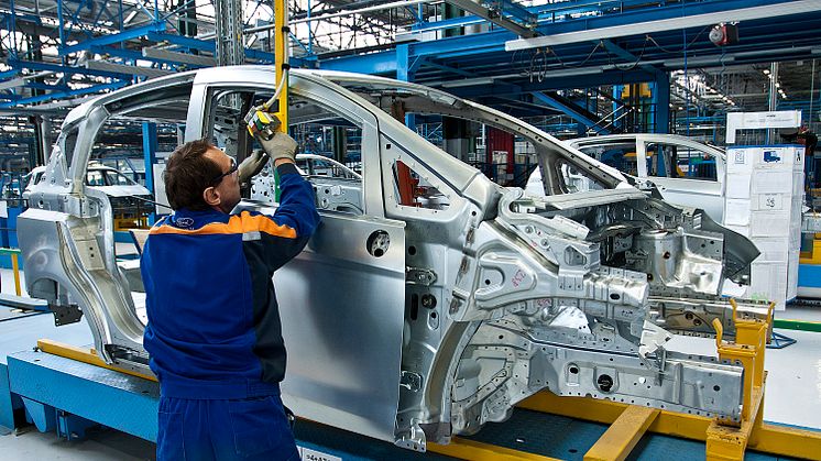 Nya B-MAX följer trenden mot mindre bilar – Nu startar tillverkningen på den nya fabriken i Rumänien