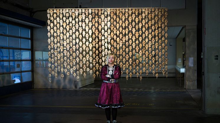 Nasjonalmuseet kjøper politisk verk av den samiske kunstneren Máret Ánne Sara. Foto: Matti Aikio