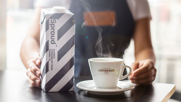 Samarbetet innebär att Löfbergs tar med sig Sprouds produkter till sina hotell-, restaurang- och kafékunder.