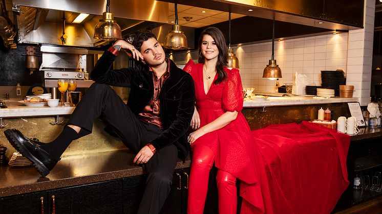 Oscar Zia och Emma Molin sänder P3 Guld från Elite Hotel Marina Tower
