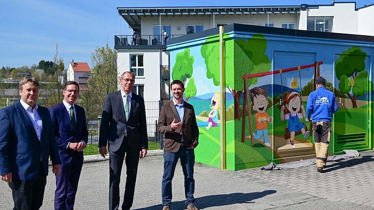 Bayernwerk schafft neuen Blickfang in Rehau – auf zwei Gasstationen und einer Trafostation entsteht Kunst – Aktion für eine schönere Kommune