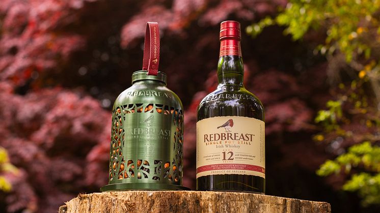 Pünktlich zur Weihnachtszeit erscheint die neue Birdfeeder Edition von Redbreast Irish Whiskey in Waldgrün.