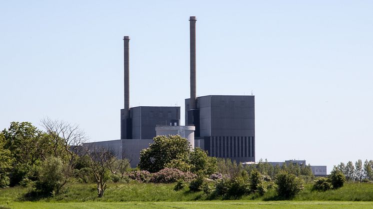 Kärnkraftsverket i Barsebäck togs ur drift 2005 efter en överenskommelse mellan socialdemokraterna, vänsterpartiet och centerpartiet.