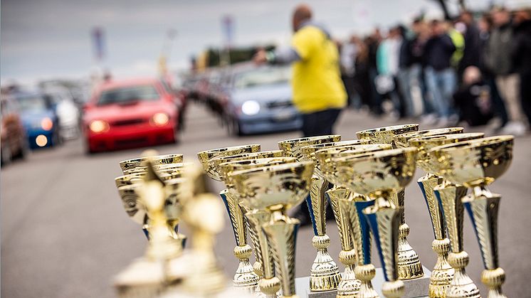 I år avgörs Bilsports tävling Årets Bygge under Vallåkraträffen på Enoch Thulins flygplats den 20-21 augusti.