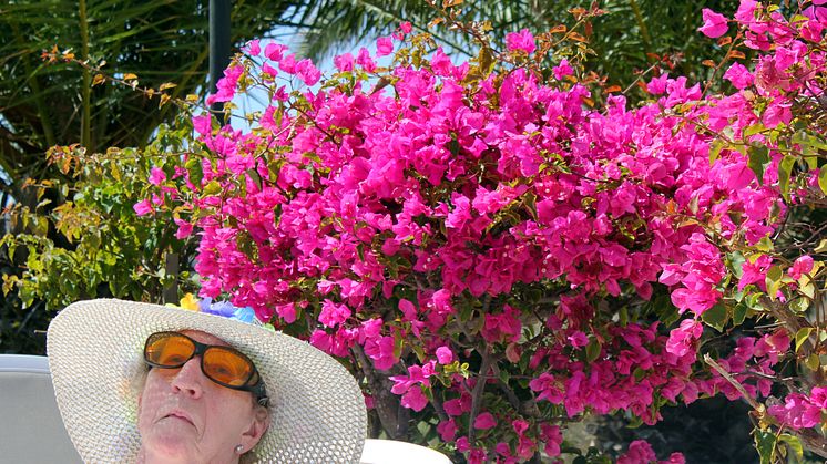 83-årige Grethe Skelmose nyder solen på Malta