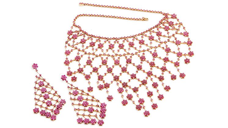 "La Nina" jewellery set with Greenlandic rubies.