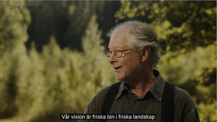 Björn Lagerman - biodlare och innovatör i Lindesberg. Foto ur filmen The Swarm.