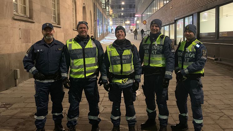 Patrik Ahlforn längst till vänster tillsammans med kollegor i uppdraget åt Stockholms stad.