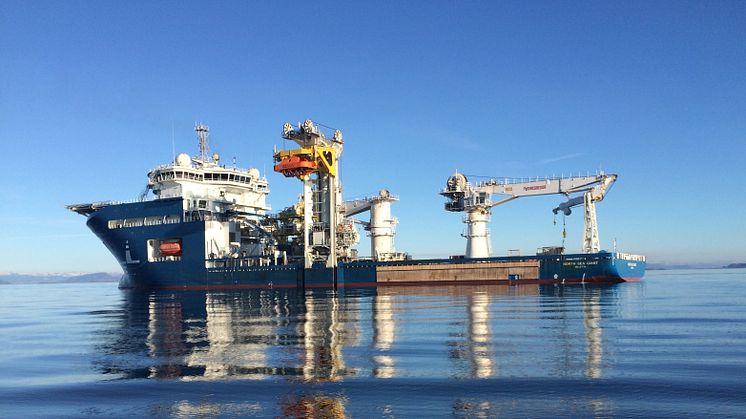 North Sea Giant, et av verdens største konstruksjonsfartøy (Foto: North Sea Shipping).