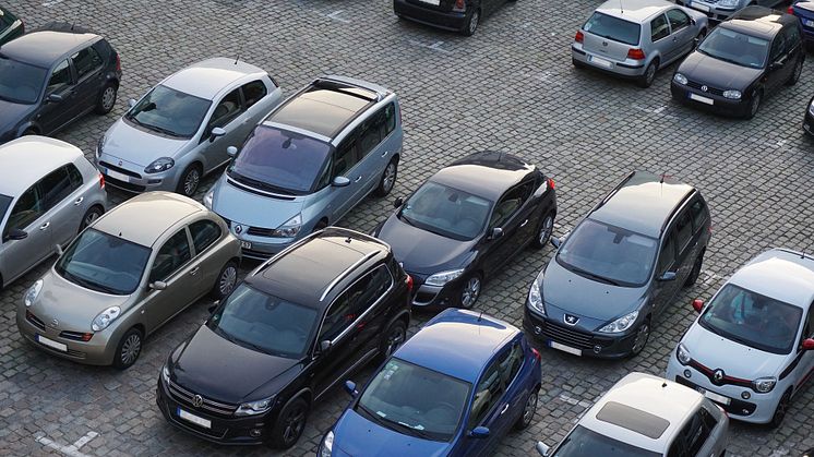 Svenskars obetalda parkeringsböter fortsätter att minska