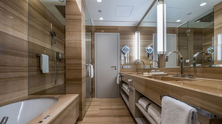 As here in the Maritim Hotel Ingolstadt, Bavaria, guests will soon be able to use the environmentally friendly Babor soap dispensers in all German Maritim Hotels.