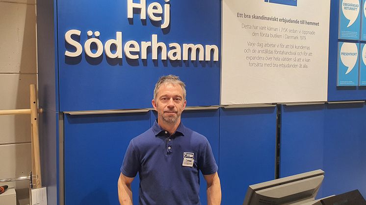 I morgon, torsdag, öppnar en helt omgjord JYSK-butik i Söderhamn. Här Björn Forsgren, butikschef i Söderhamn sedan 15 år.