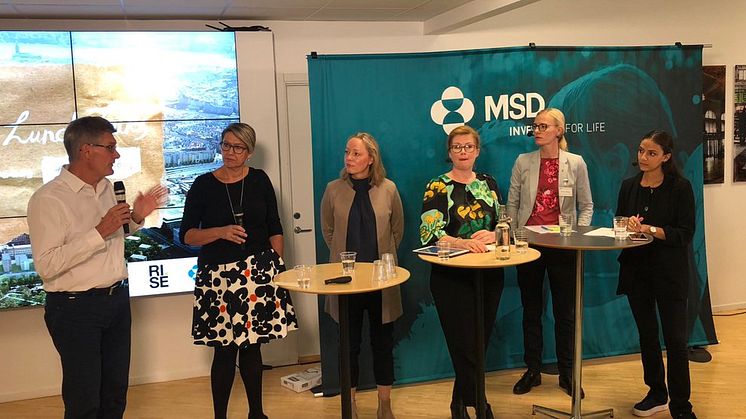Från vänster: Peter Graf,  Sofia Palmqvist,  Lena Sharp, Anna Starbrink, Erika Ullberg och Sofia Kacim.