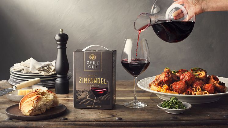 I dagarna lanserades ett för många efterlängtat vin gjort på den populära druvan zinfandel; CHILL OUT Zinfandel Organic, det senaste tillskottet i CHILL OUT- familjen.