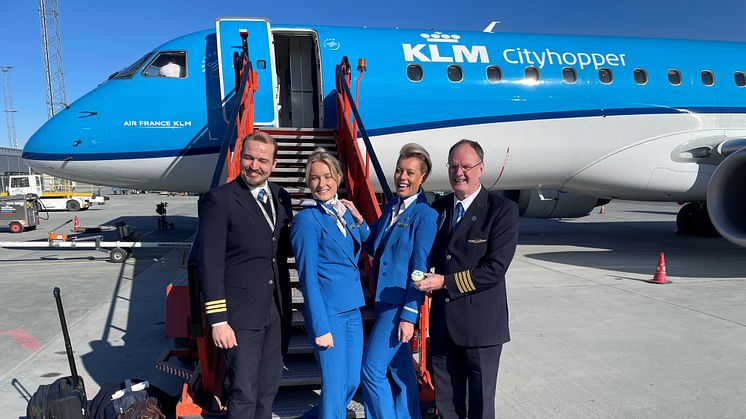 31. mars 2002 gikk den første av utallige flyturer med KLM fra Værnes i Trondheim til Schiphol i Amsterdam, og siden den første turen har KLM fraktet nesten like mange som hele Norges befolkning til Amsterdam og videre ut i verden fra Værnes. 