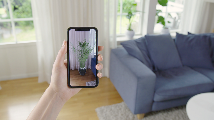 Nu kan du med hjälp av Plantagen och AR (augmented reality) inreda hemmet med växter och blommor och prova var de passar bäst innan du klickar på beställ. 