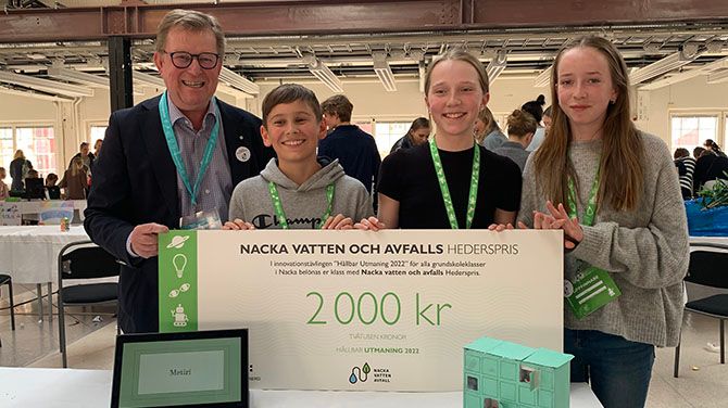 Nacka vatten och avfalls hederspris i innovationstävlingen Hållbar utmaning går till Sigfridsborgskolan, åk 6 grön.