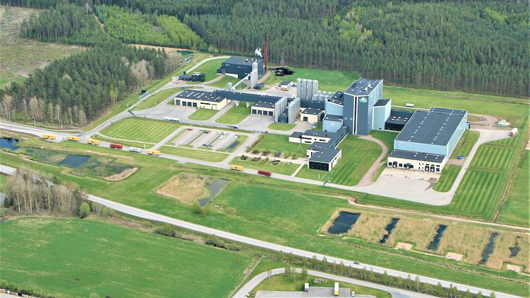 Arlas mjölkpulverfabrik i Vimmerby, nu också den andra inom koncernen som blir helt fossilfri. Här produceras cirka 510 miljoner kilo mjölkpulver per år.