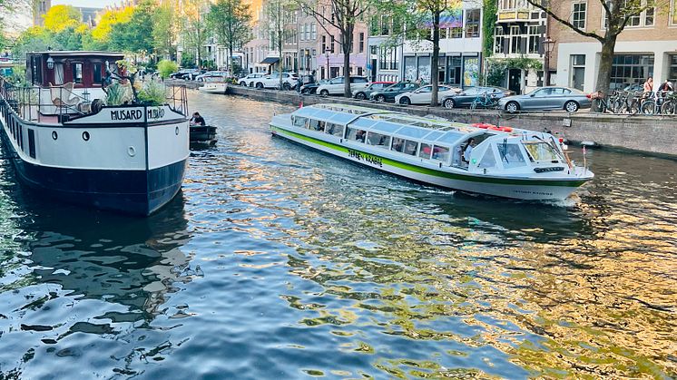 Kanalbåt Amsterdam