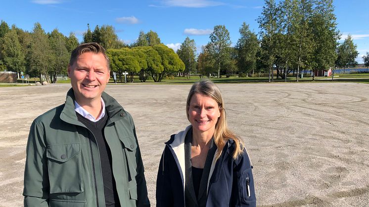 Mattias Lundström, Vd HSB Norr och Maria Adlers, Vd PiteBo på Norrstrand i Piteå.