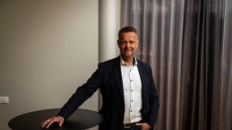 Henrik Pettersson är försäljningschef för Uzin Utz i Sverige som nyligen anslutit till Golvbranschen GBR.
