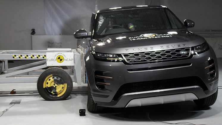 Range Rover Evoque Side Crash Test April 2019