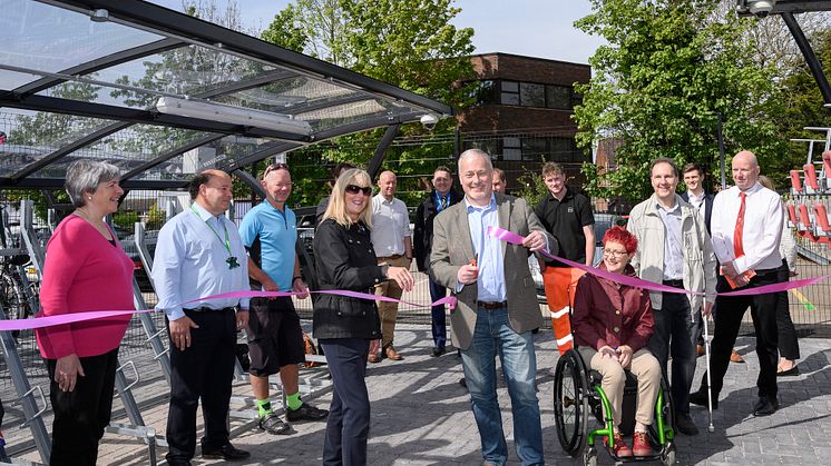 Biggleswade station manager Fiona Blackwell and MP Richard Fuller, supported by members of the community, declare the new cycle hub open (more pictures to download in high resolution below the press release)