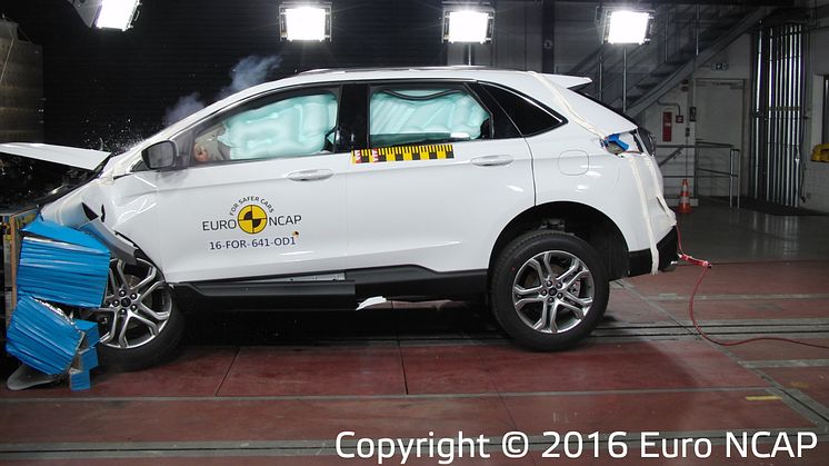 Ford Edge receives a 5 Star Euro NCAP rating  but concerns over rear passenger safety that exceed safe limits