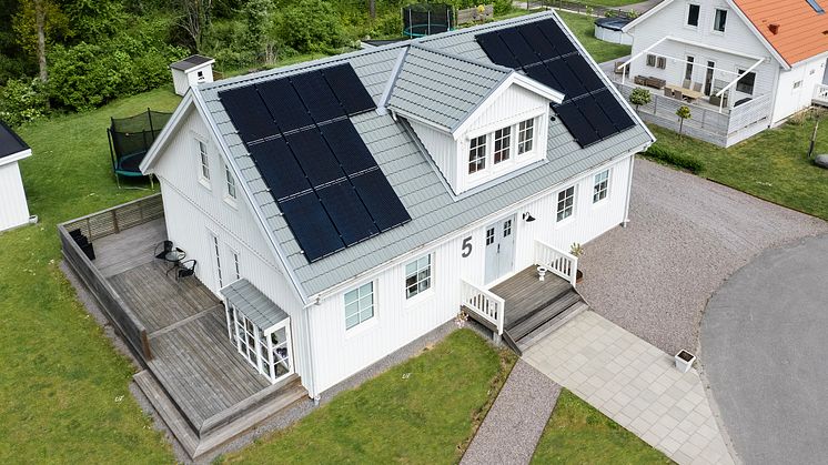  Under 2021 installerades rekordmånga solcellsanläggningar i Sverige.