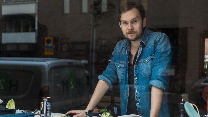Matbloggaren och kokboksförfattaren Gustav "Jävligt Gott" Johansson 