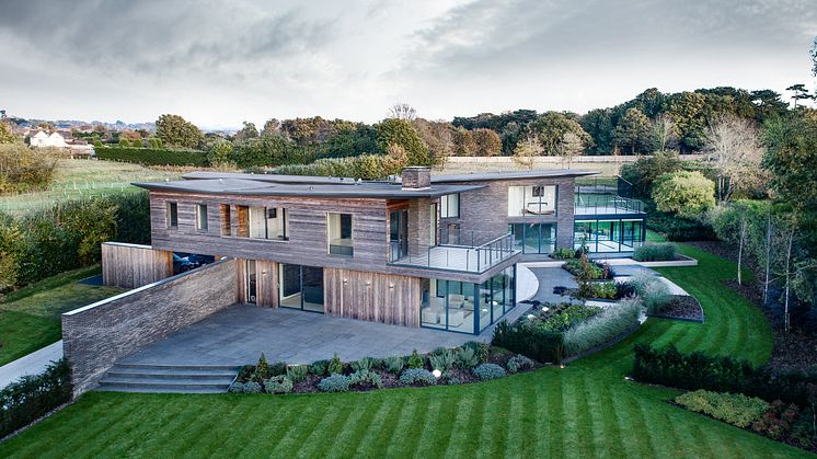 Familienhaus mit Kebony Fassade und außergewöhnlicher Architektur