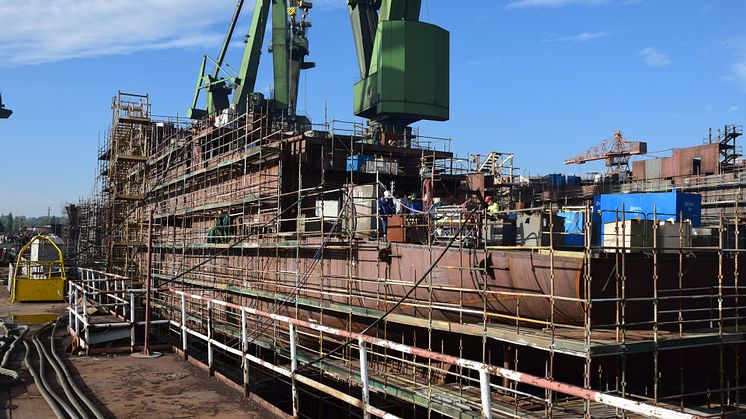 Norske Havyard Ship Technology i Leirvik har designet skibet. Skroget bygges i Gdansk på værftet Nauta Shipyard, og vil i januar 2016 være klar til at blive trukket til Leirvik for udrustning. 