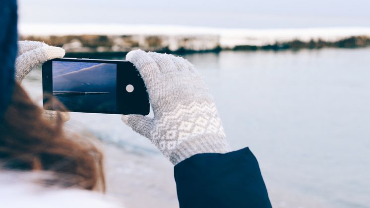 Alle mobiler på markedet i dag skal tåle en real norsk vinter, mener Tele-spesialisten hos Elkjøp Norge.