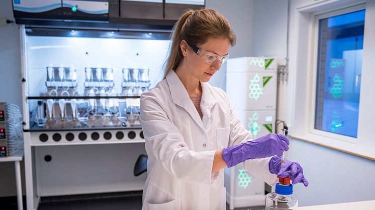 Ejendals decided to invest in a first-class laboratory to serve its customers better when providing them with a protective glove that protects employees from the hazardous effects of challenge chemicals.