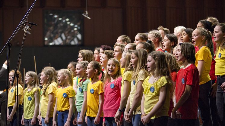 Musikk i skolen får støtte til Skolenes sangdag som er et årlig, gratis arrangement for alle skoler i hele landet. (Foto: Krafttak for sang)