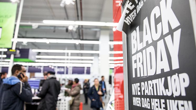 Elkjøp Nordic AS omsatte for 949 millioner kroner under Black Friday i år. Det er en oppgang fra 770 mill. året før. 