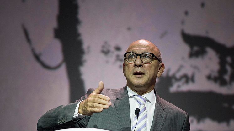 Trevor Manuel calls for active citizenship at Discovery Leadership Summit