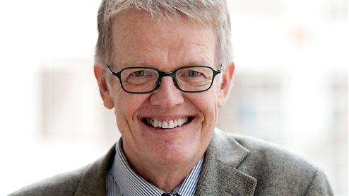 Gunnar Wetterberg historiker och författare,  medlem av panelen i SVTs  programserie Fråga Lund.