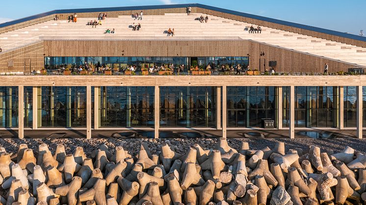 Kreuzfahrtterminal mit Kebony Fassade gewinnt Architekturpreis