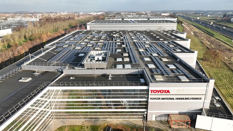 Alights solanläggning på taket vid Toyota Material Handlings kontor i Paris, Frankrike