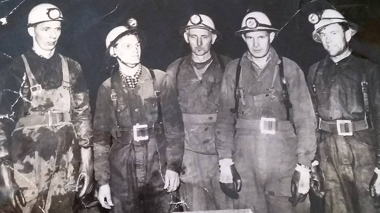 Gruvarbetare i Stripa gruva på 1960-talet - från vänster Bertil Gustafsson, Veiko Kivijärvi och Viktor Östlund samt Hugo Olson och Erkki Hirvonen som båda omkom i en sprängolycka i gruvan 1964.