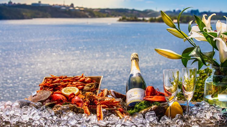 Mat från havet smakar bäst vid havet! Välkommen på en saltstänkt skaldjurs- och champagneweekend.