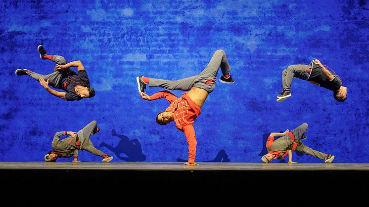 Flying Steps, fyrfaldiga världsmästarna i breakdance i showen Red Bull Flying Bach på Malmö LIve 30 september. Foto: Daniel Mathieu 