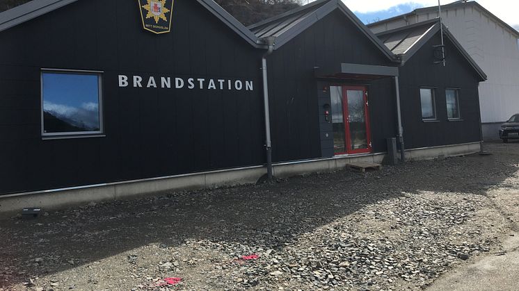 Nyrenoverad brandstation i Ljungskile.JPG