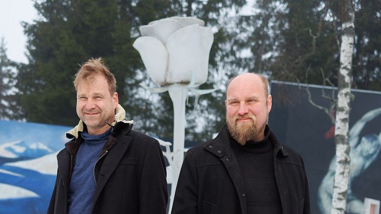 Vebjørn og Eimund Sand ved Roseslottet i Oslo. Foto: Øyvind Ganesh Eknes