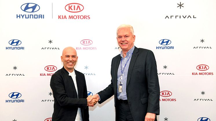 Hyundai and Kia Make Strategic Investment in Arrival_signing ceremony 1 (1)