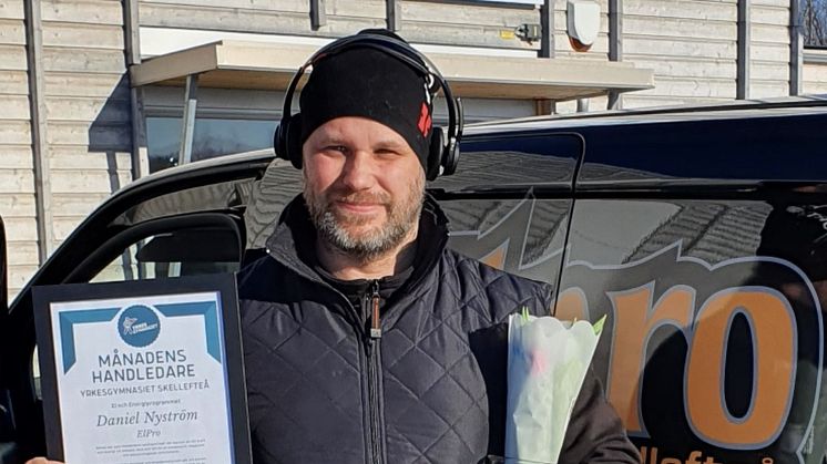 Daniel Nyström fick den första utmärkelsen till Månadens handledare, som delas ut av Yrkesgymnasiet i Skellefteå.
