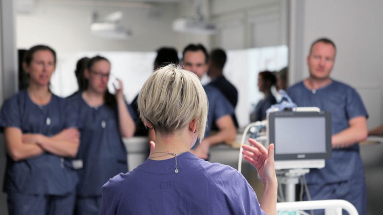 Högskolan Väst snabbutbildar ett 50-tal sjuksköterskor från Skaraborg